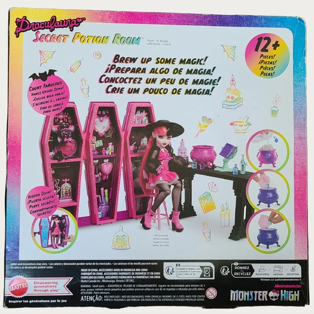 Monster High Draculaura Secret Potion Room Doll Playset with 12+ Accessories